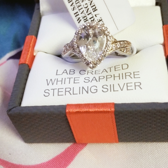 White Sapphire ring sterling silver size 7 - Picture 2 of 6